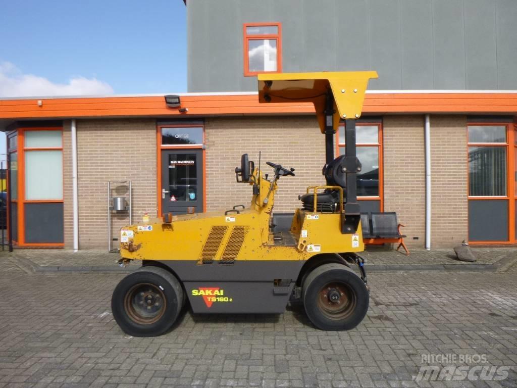 Sakai TS 160 Cilindros Compactadores de pneus
