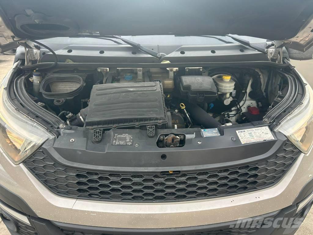 Iveco Daily 35-130 Camiões grua