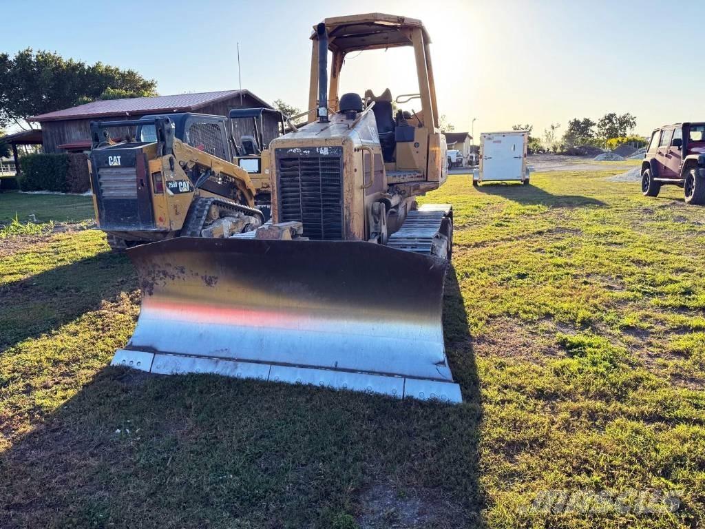 CAT D 3 G Dozers - Tratores rastos