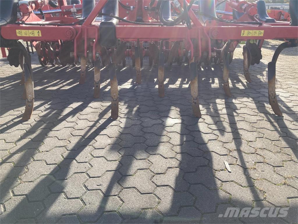 Horsch Terrano 4FX Cultivadoras
