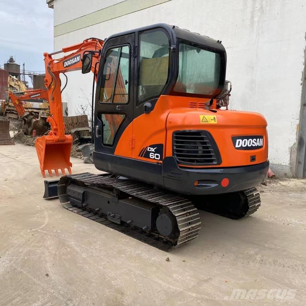Doosan DX 60-9 C Escavadoras Midi 7t - 12t