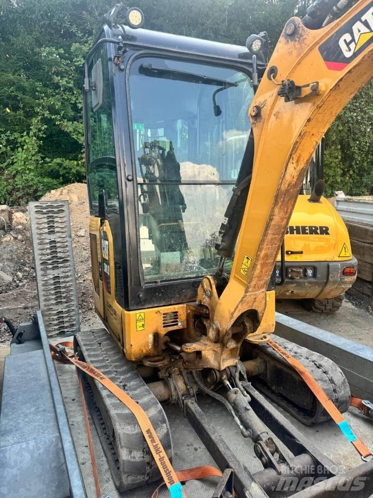 CAT 301.8 Miniescavadeiras