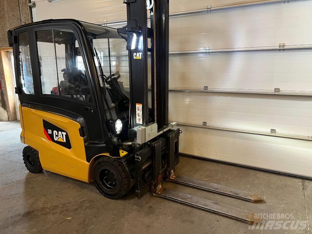 CAT EP30CN Empilhadores eléctricos
