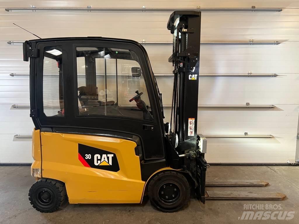 CAT EP30CN Empilhadores eléctricos