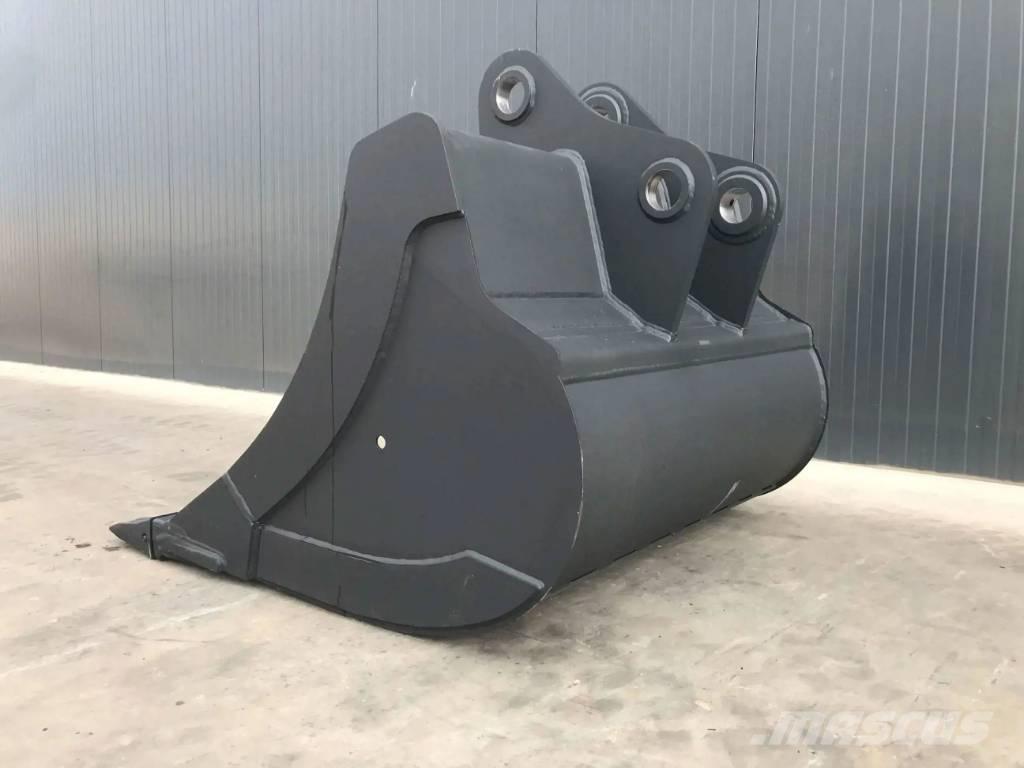 Komatsu PC210 Baldes