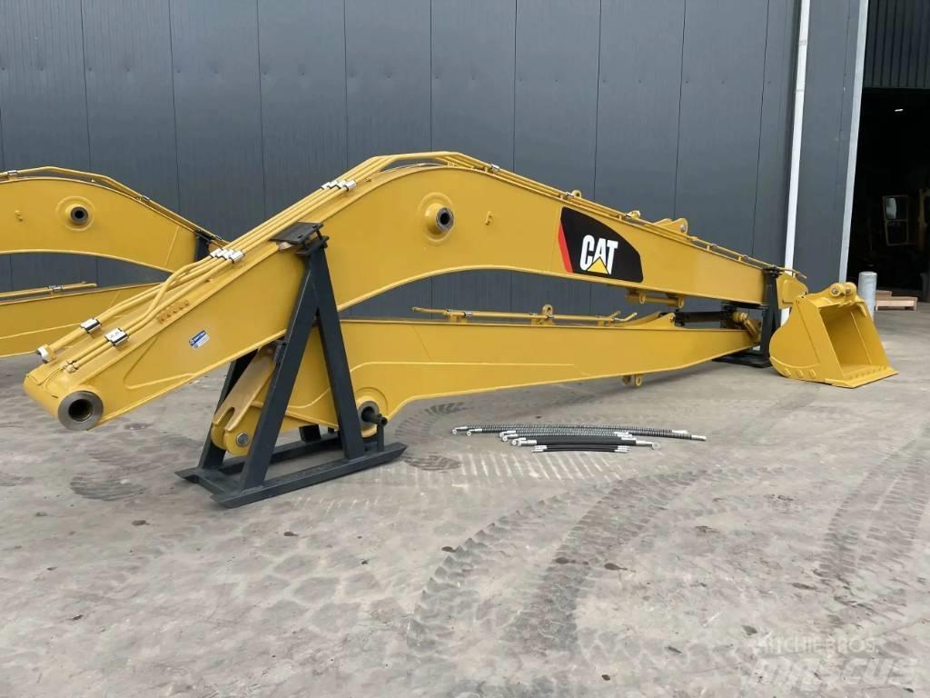 CAT 323F 15m Set Retroescavadoras