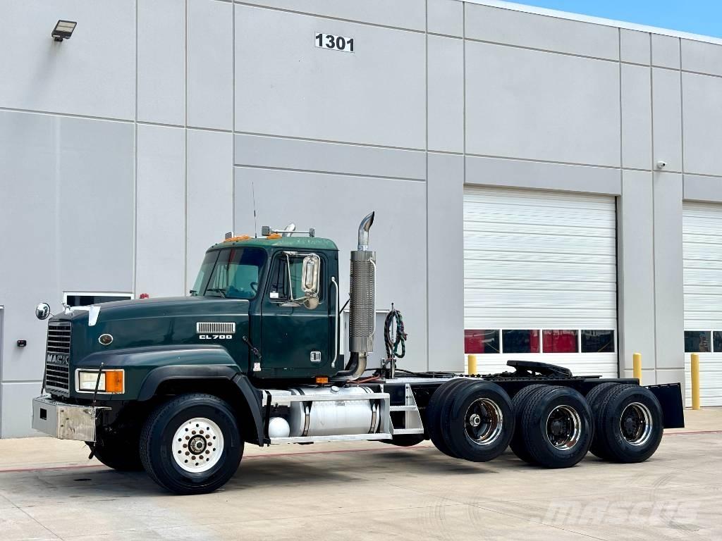 Mack CL 713 Cavalos Mecânicos
