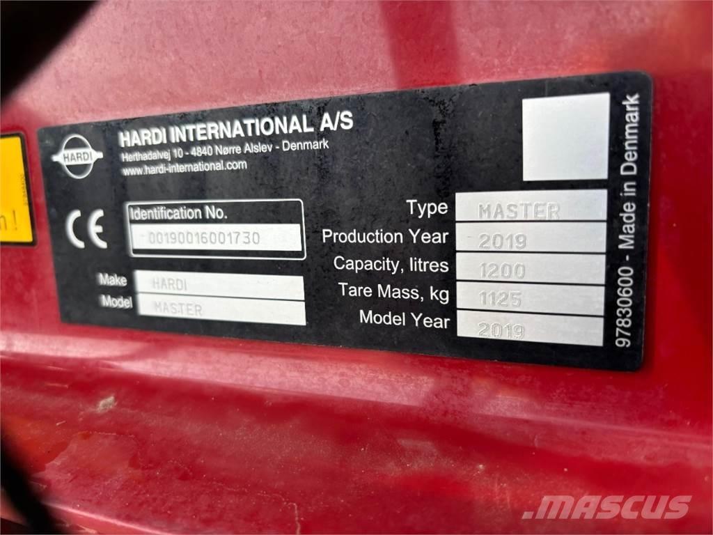 Hardi Master 1200 Pulverizadores rebocados