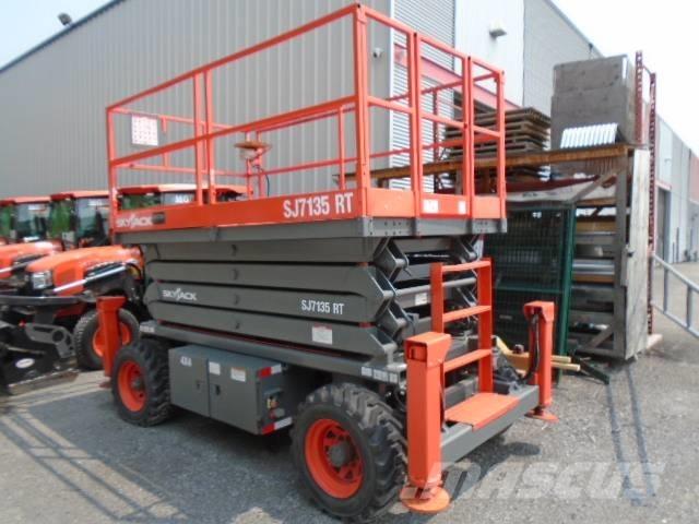 SkyJack SJ 7135 RT Elevadores de tesoura