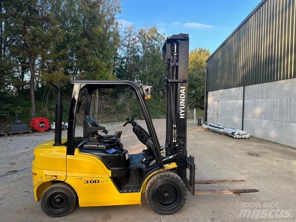Hyundai 30 D-9 Empilhadores Diesel