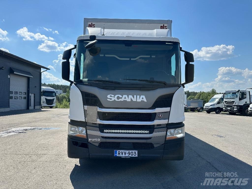 Scania P250 Caminhões de caixa fechada