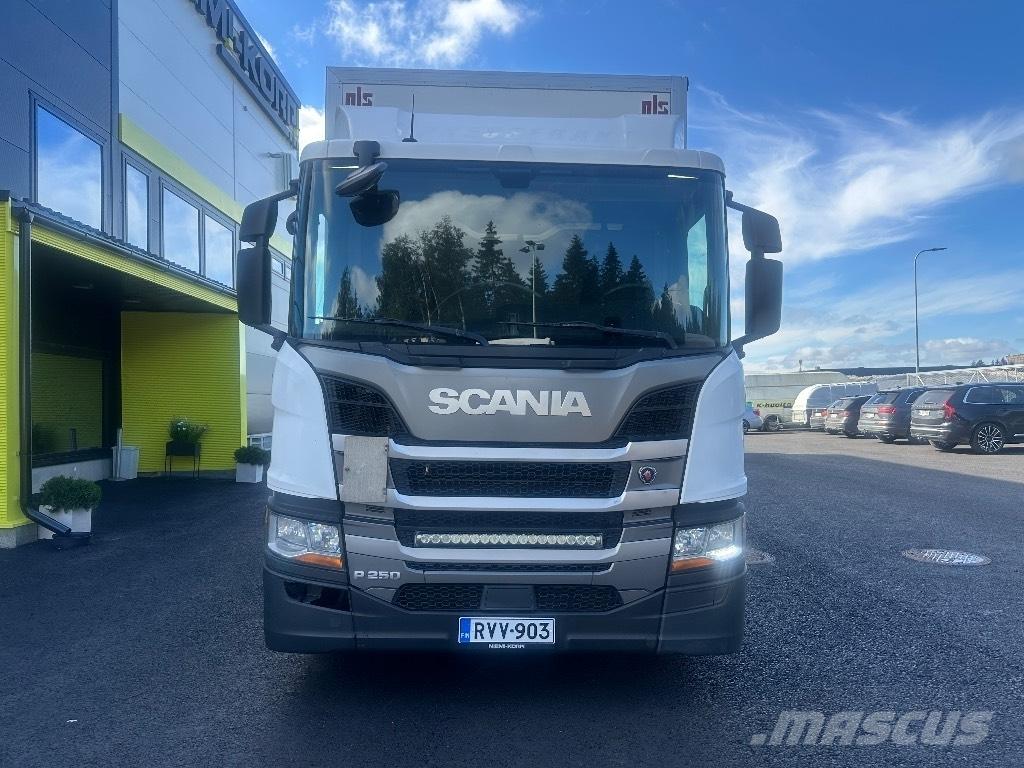 Scania P250 Caminhões de caixa fechada