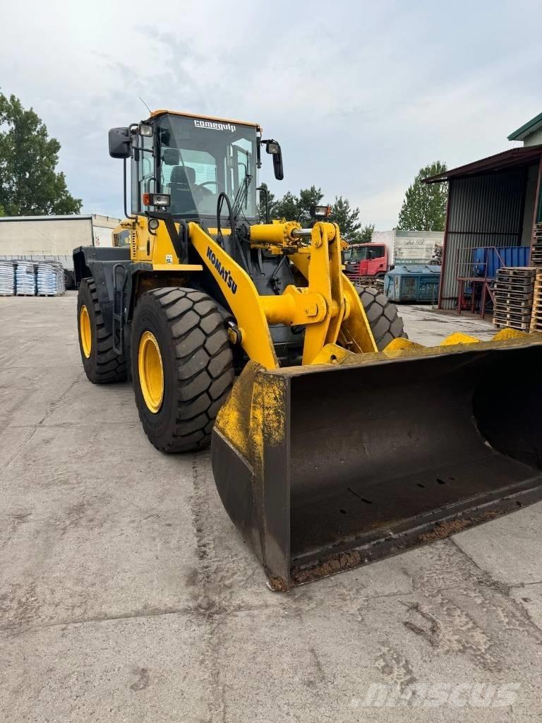 Komatsu WA250 Carregadeiras de rodas