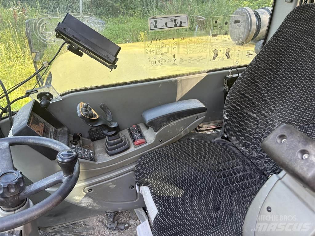 Yanmar B110W Escavadoras de rodas