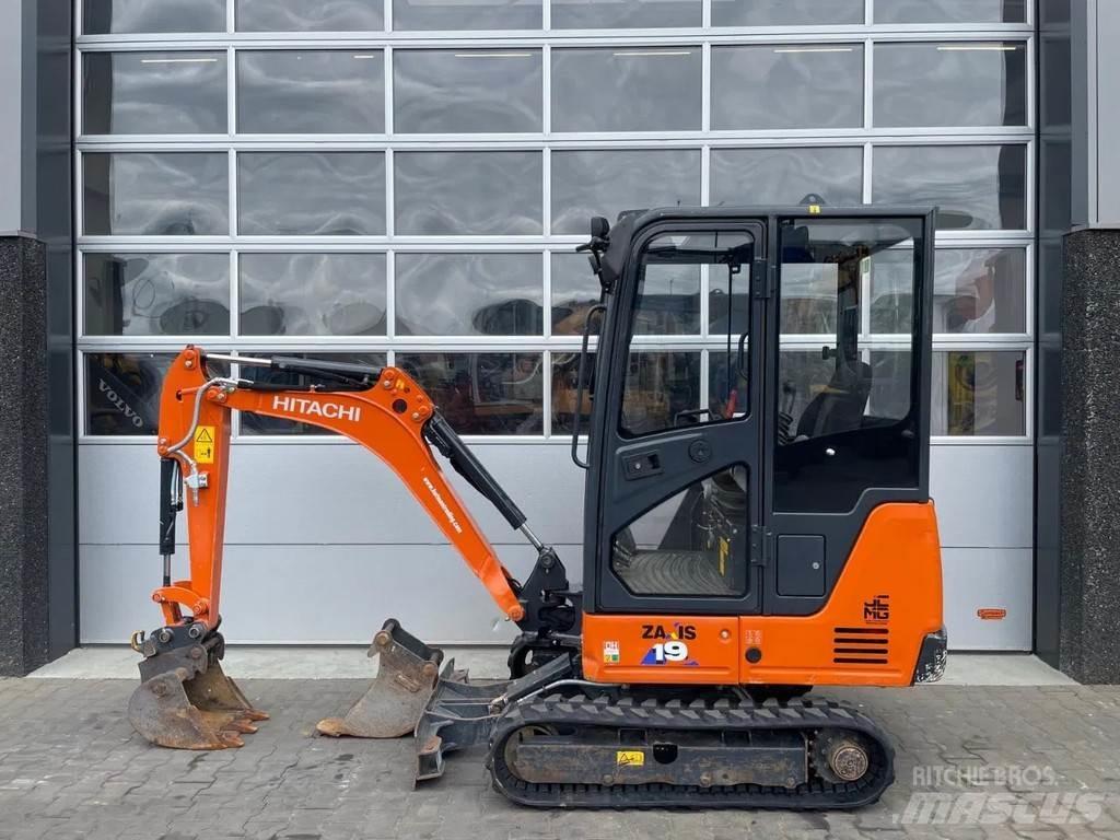Hitachi ZX19-6 CR Miniescavadeiras