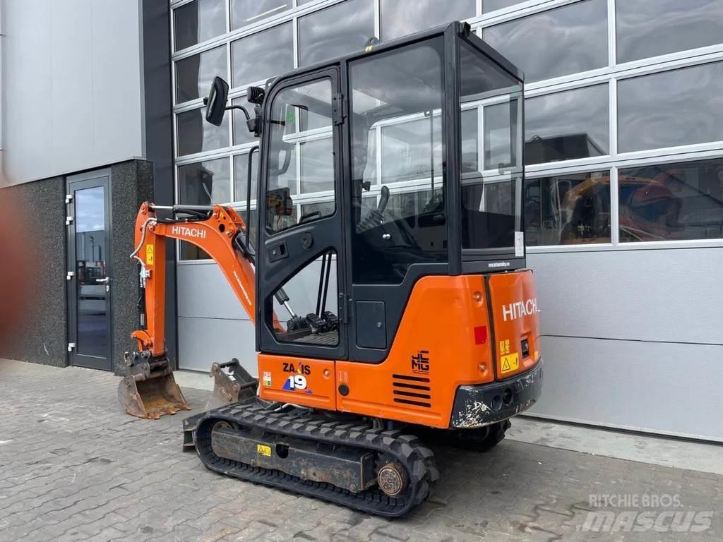Hitachi ZX19-6 CR Miniescavadeiras