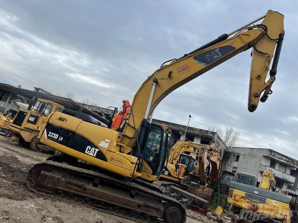 CAT 323 D Escavadeiras de esteiras