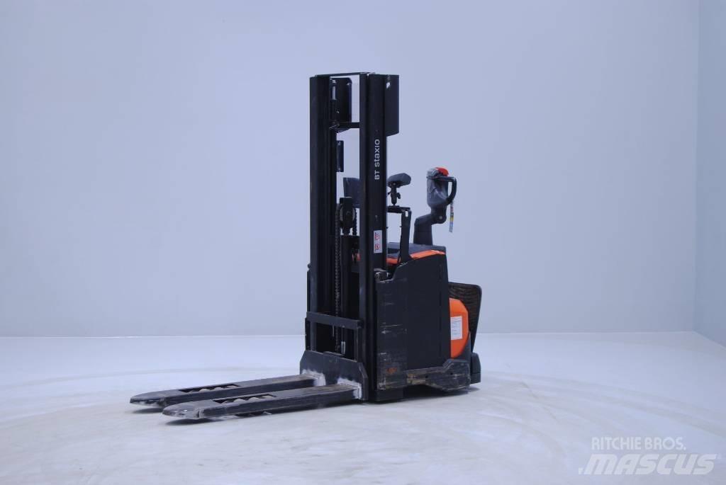 Toyota SWE120 Empilhador para operador externo