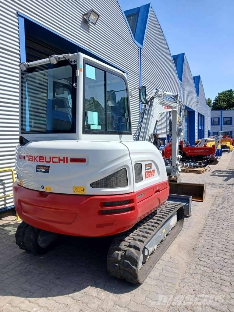 Takeuchi TB 240 DPF Miniescavadeiras