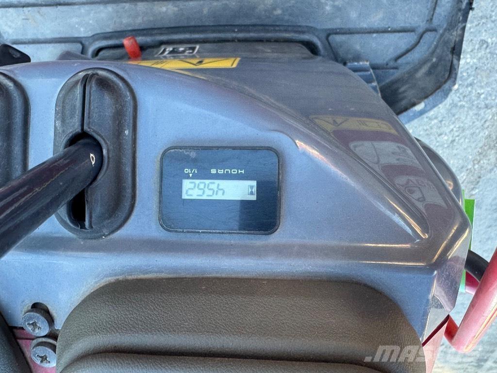 Yanmar SV08 (1E935) Miniescavadeiras