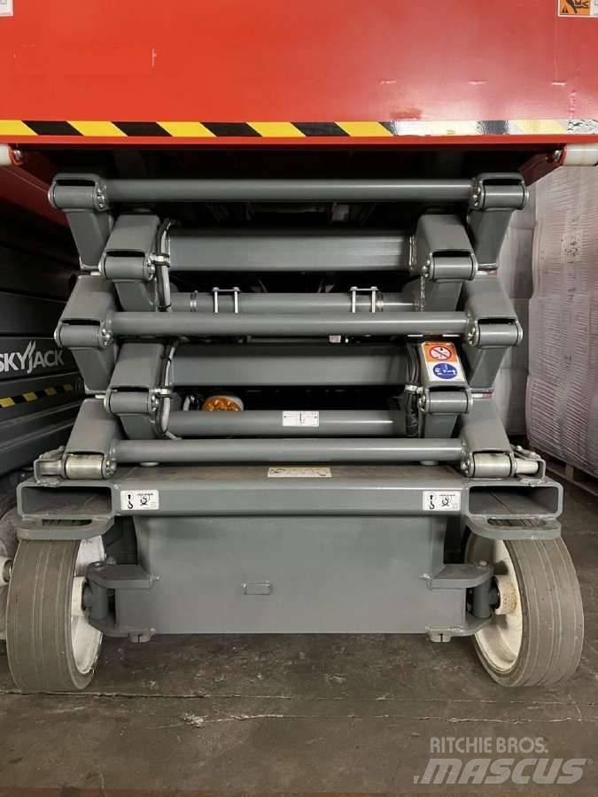SkyJack SJ4732 Elevadores de tesoura