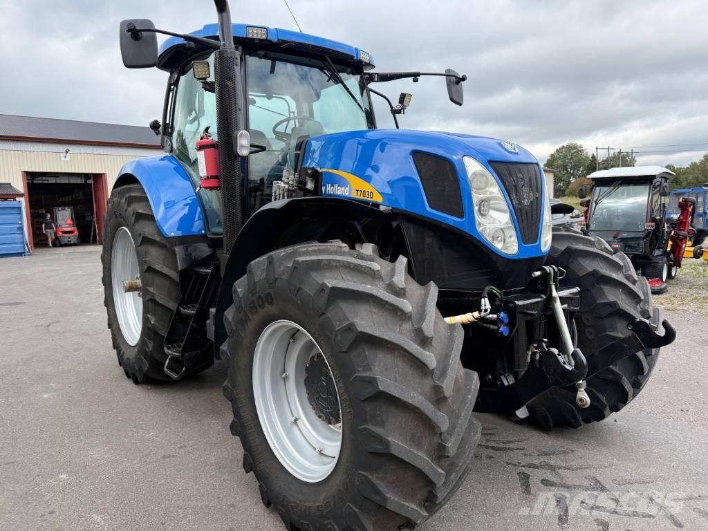 New Holland T7030 Tratores Agrícolas usados