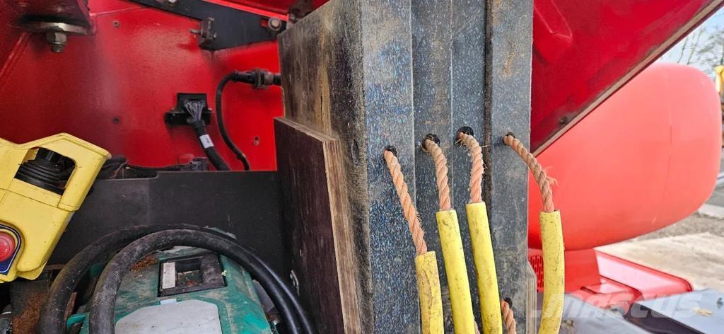 Manitou MRT 1432 Manipulador telescópico