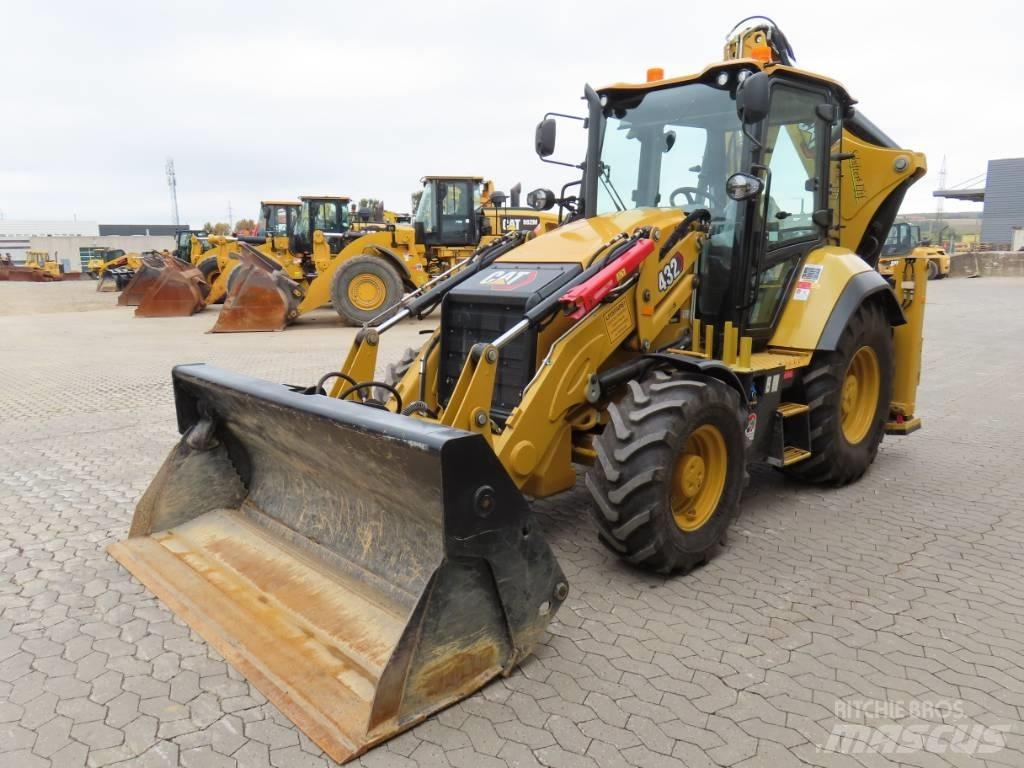 CAT 432 Retroescavadeiras