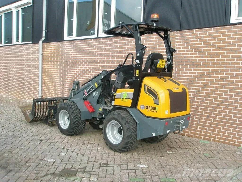 GiANT G2200E Mini carregadoras