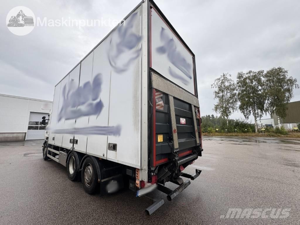 Scania R 490 Caminhões de caixa fechada
