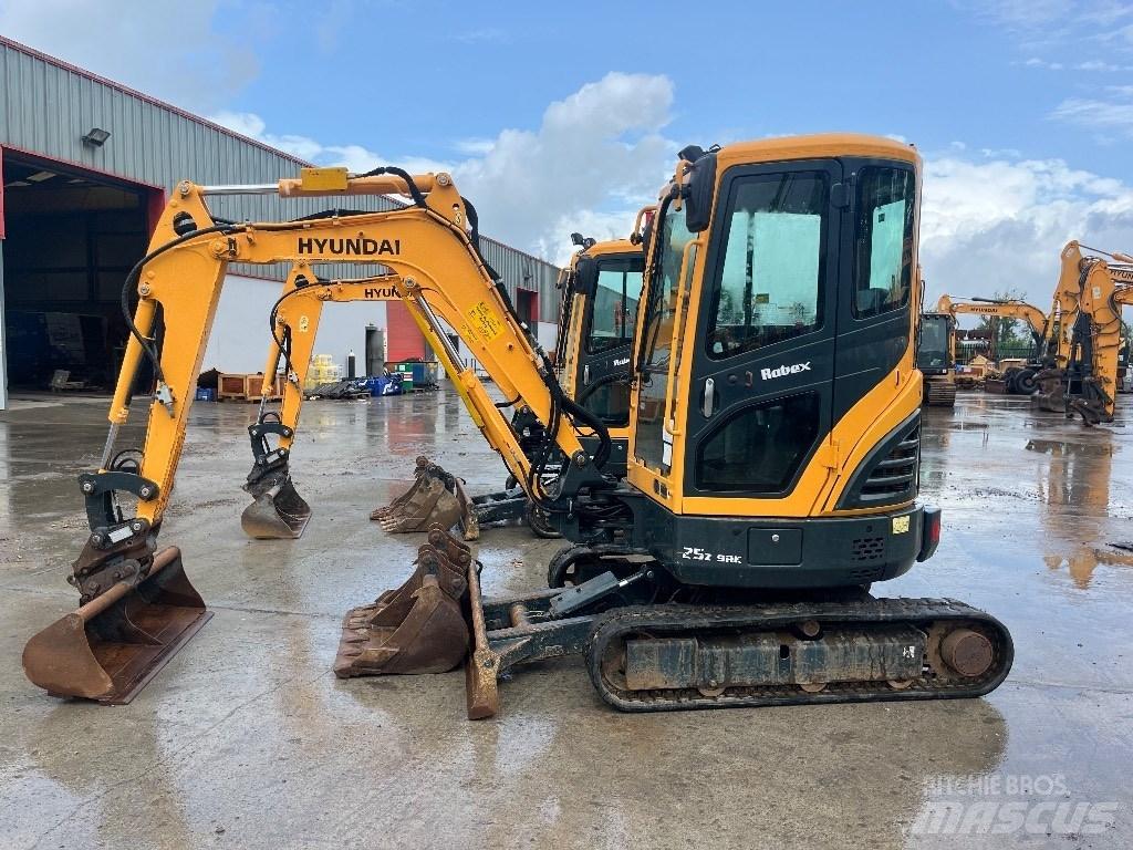 Hyundai R25Z-9 AK Miniescavadeiras