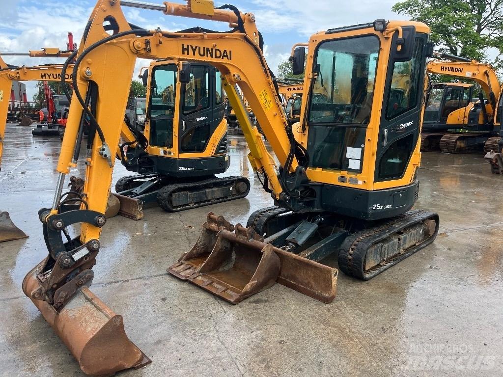 Hyundai R25Z-9 AK Miniescavadeiras