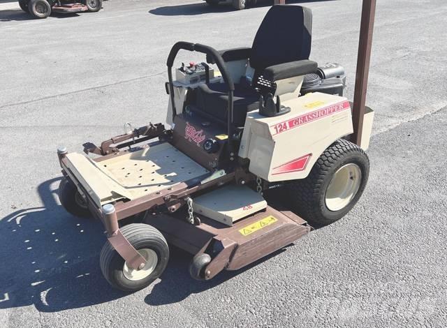 Grasshopper 124/48 Corta-Relvas Zero turn