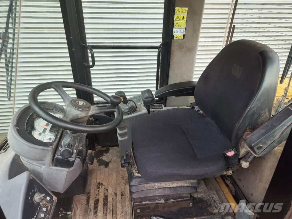 CAT 930G Carregadeiras de rodas