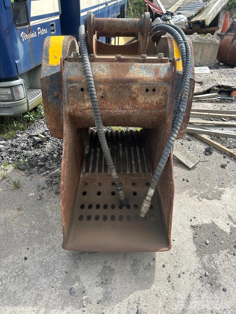 MB Crusher BF 60.1 Baldes britadores