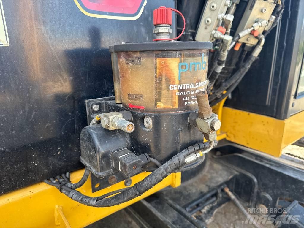 CAT 310 Escavadeiras de esteiras