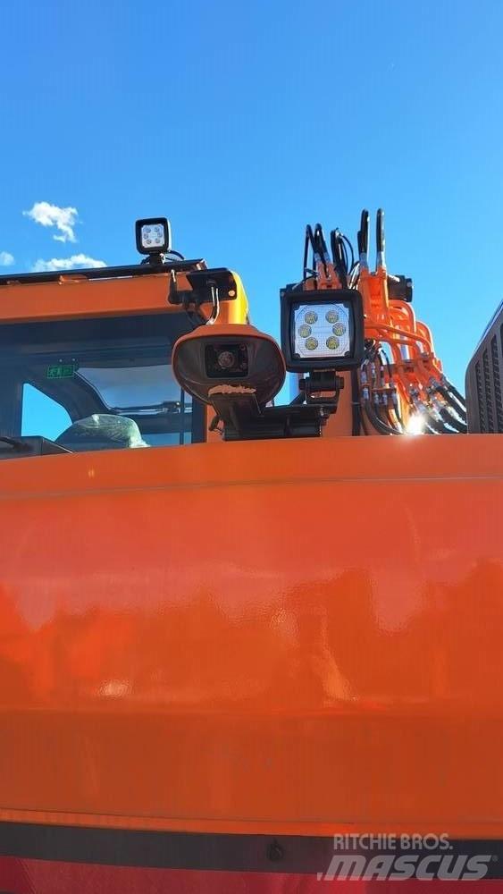 Develon DX 140 LCR-7 Escavadeiras de esteiras