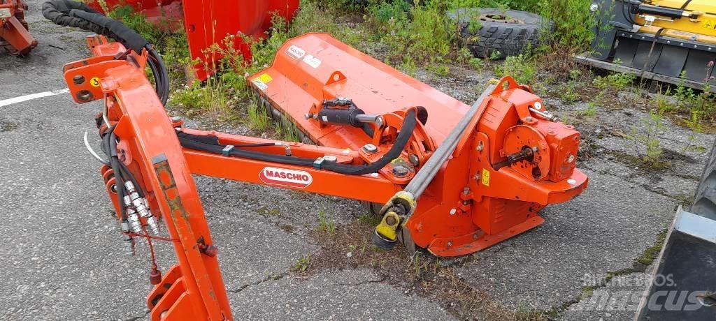 Maschio Giraffa 210 Gadanheiras e cortadores de folhas para pastos