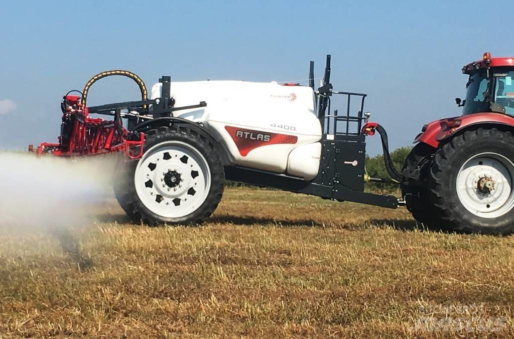 FarmGEM Atlas 4400 Pulverizadores rebocados