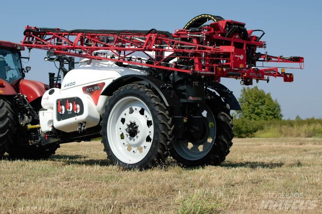 FarmGEM Atlas 4400 Pulverizadores rebocados