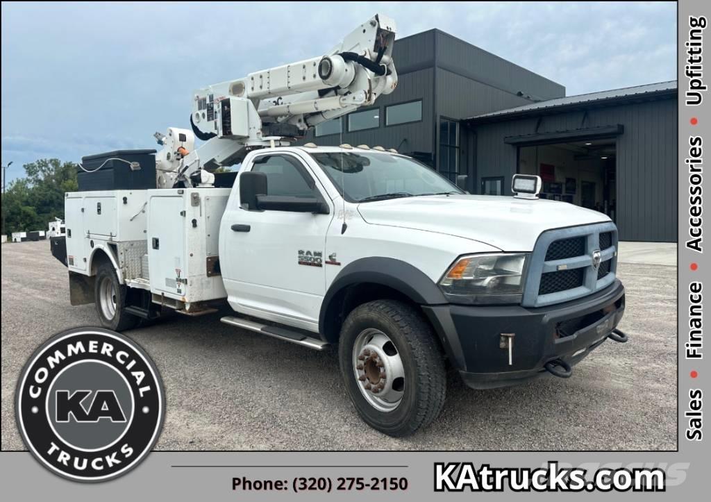 RAM 5500 TRADESMAN Plataformas aéreas montadas em camião