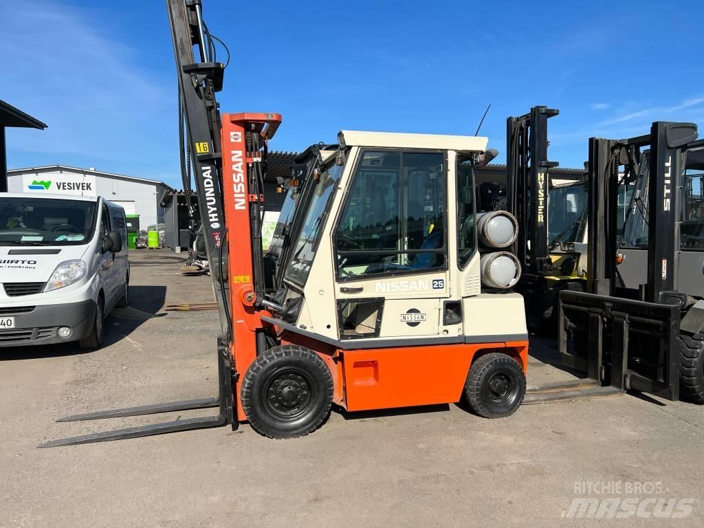 Nissan PH02A25U Empilhadores a gás