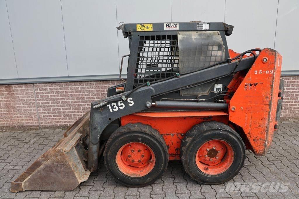 Thomas T135S Minicarregadeiras
