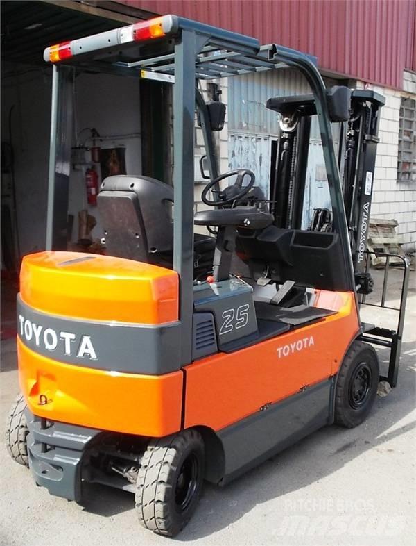 Toyota 7 FBMF 25 Empilhadores eléctricos