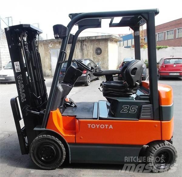 Toyota 7 FBMF 25 Empilhadores eléctricos