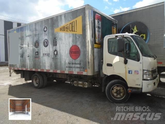 Hino 195 D Caminhões de caixa fechada