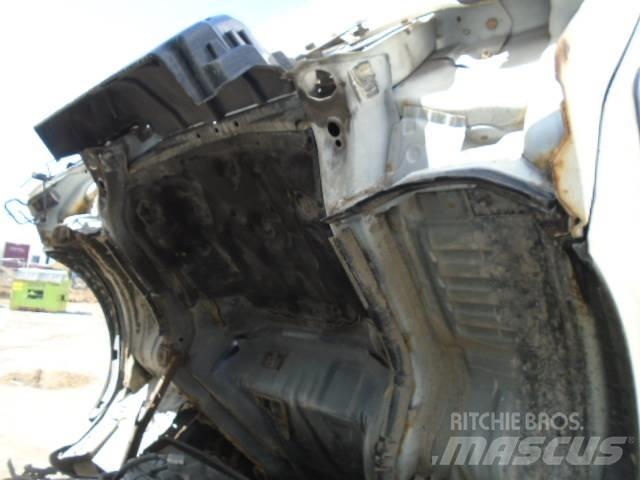 Hino 195 D Caminhões de caixa fechada