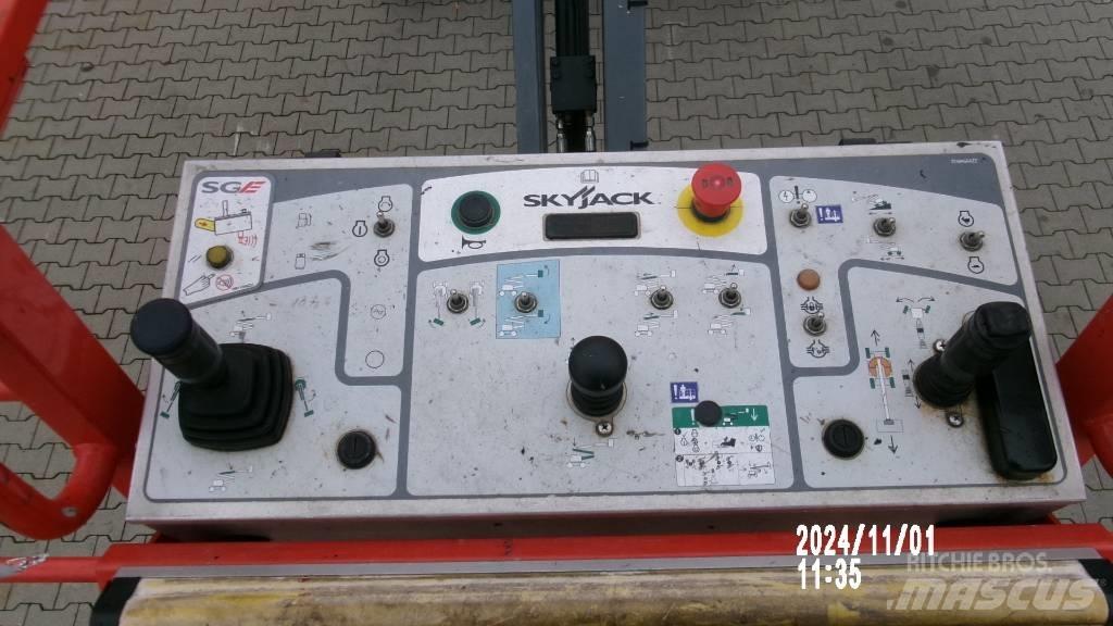 SkyJack SJ 51 AJ Elevadores braços articulados