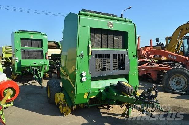 John Deere 592 Enfardadeira de rolos