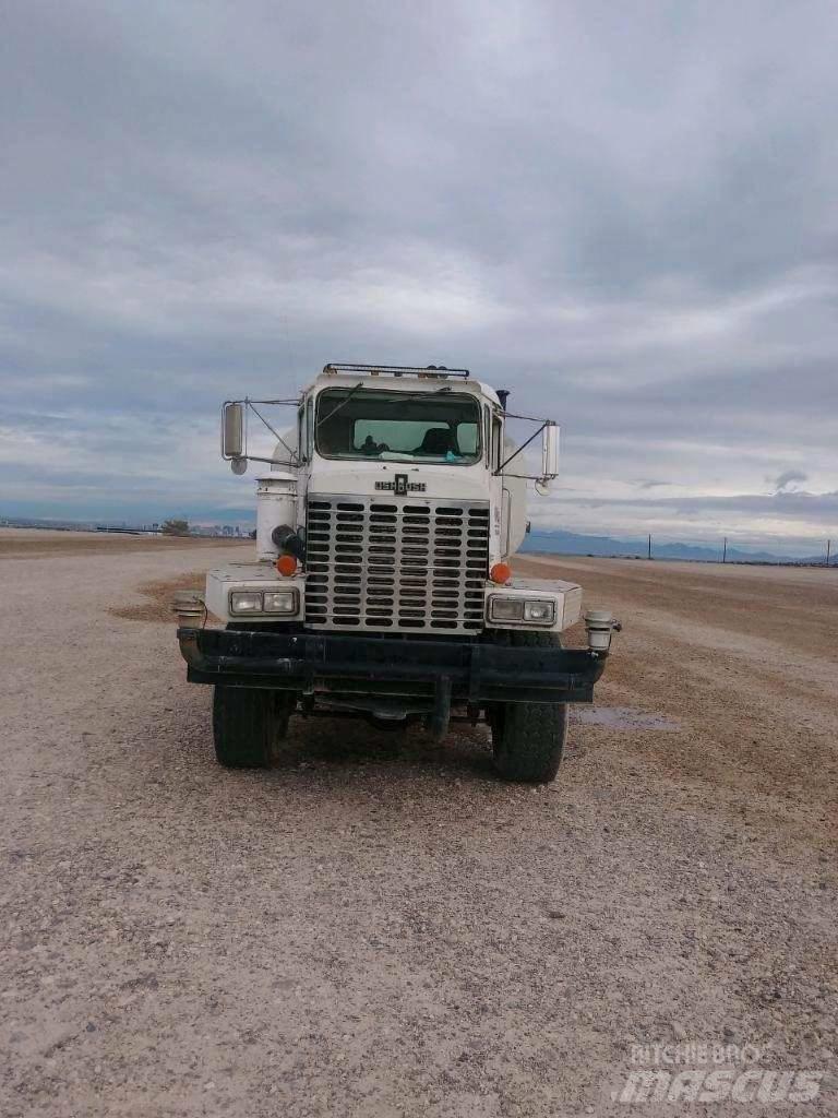 Oshkosh 6000 Auto-tanques